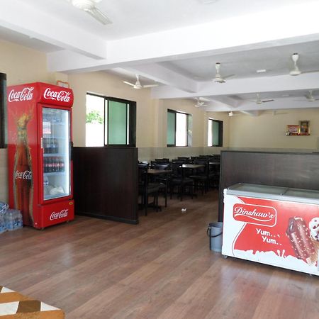 Atithi Farm House Hotel Borlai Zewnętrze zdjęcie